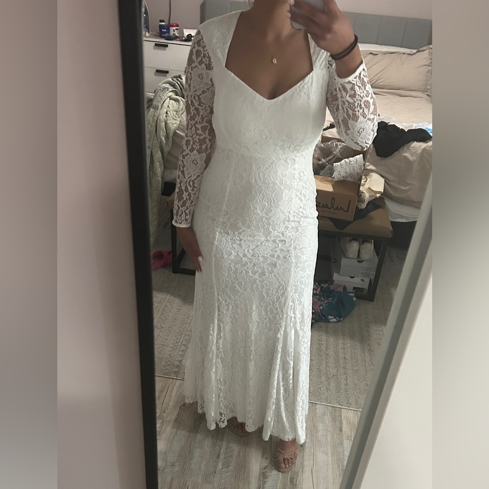 White Lulus Lace Wedding Dress - Picture 4 of 5